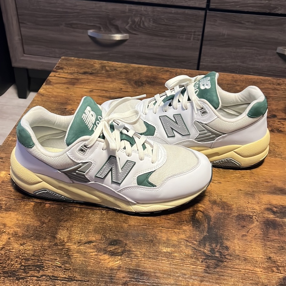 *NEW* White/Green New Balance 580, size 10 - Picture 2 of 5